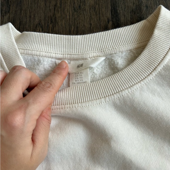 Ivory Embroidered Crewneck Sweatshirt Oversized XL - Picture 3 of 4